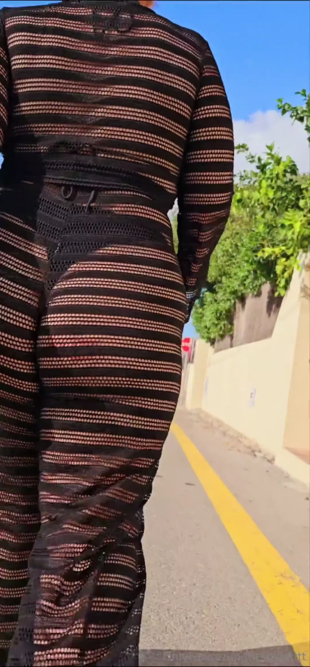 They see me strollin 