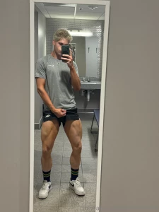 Can t hide this even if i tried