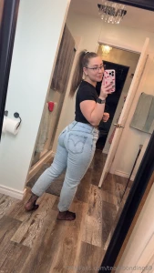 Hey babes i am going to a y2k pop punk theme bar event tonight but i part 1