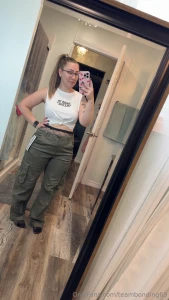 Hey babes i am going to a y2k pop punk theme bar event tonight but i