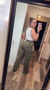 Hey babes i am going to a y2k pop punk theme bar event tonight but i part 3