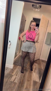 Hey babes i am going to a y2k pop punk theme bar event tonight but i part 4