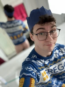 Festive mirror backshot