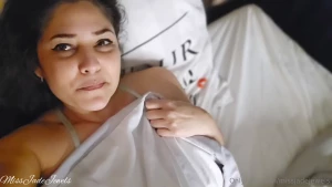 Fill my bed and fill me lets netflix and chill