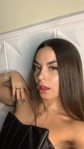 If i don t stick my tongue out in a photo i think i ll die part 1