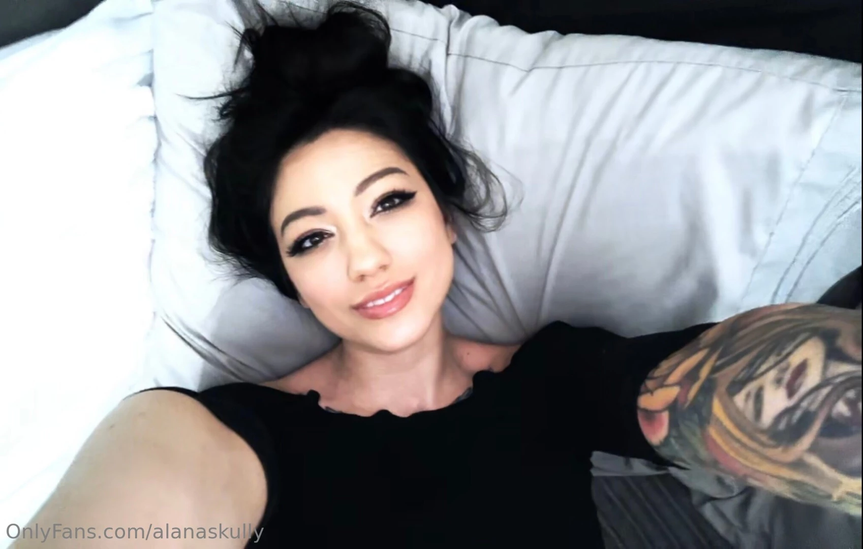 Call in sick turn off your phone and crawl into bed with me i want you 