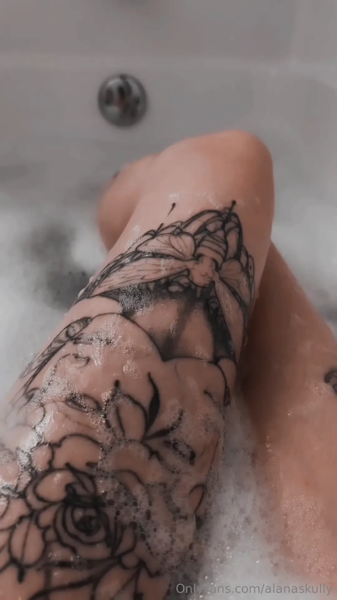 How about we turn up the heat and make bath time a little steamier 