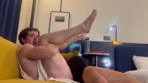 Eating and stroking flmusclebottom muscle bussy