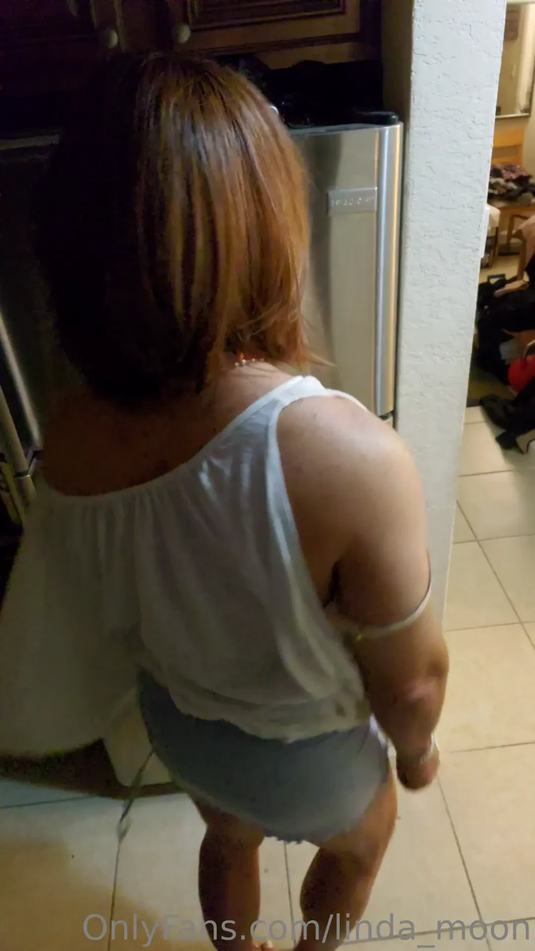 Merry christmas happy holidays hope you get a lot of gifts thank you 