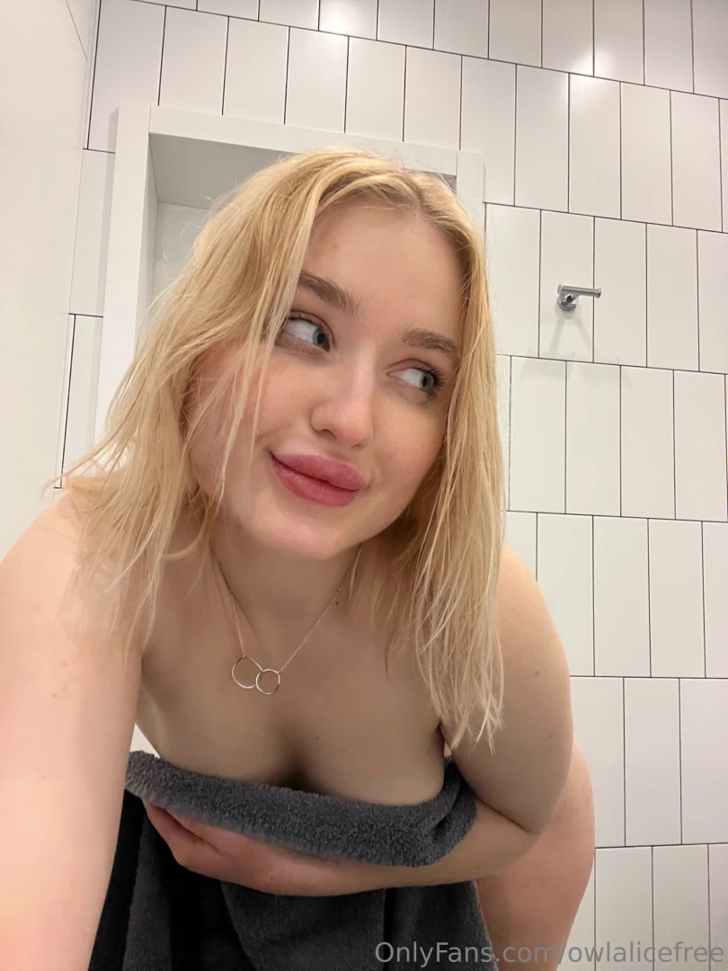 Uh-oh i dropped my towel nbsp should i pick it up or do u wanna help 