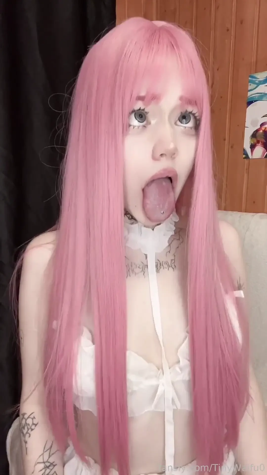 Bouncing into your mind with my cutest ahegao think you can handle it 