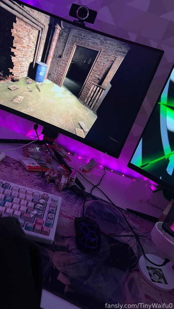 Hi my cuties lt as you noticed yesterday and today i am not online part 1 