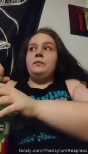 Watch my fill up on pizza and soda and chocolate till i pop bigbelly