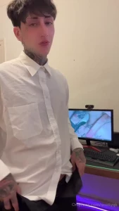 Showing my outfit looking for funnn