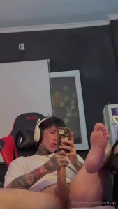 Pretty boy deserves blowjob