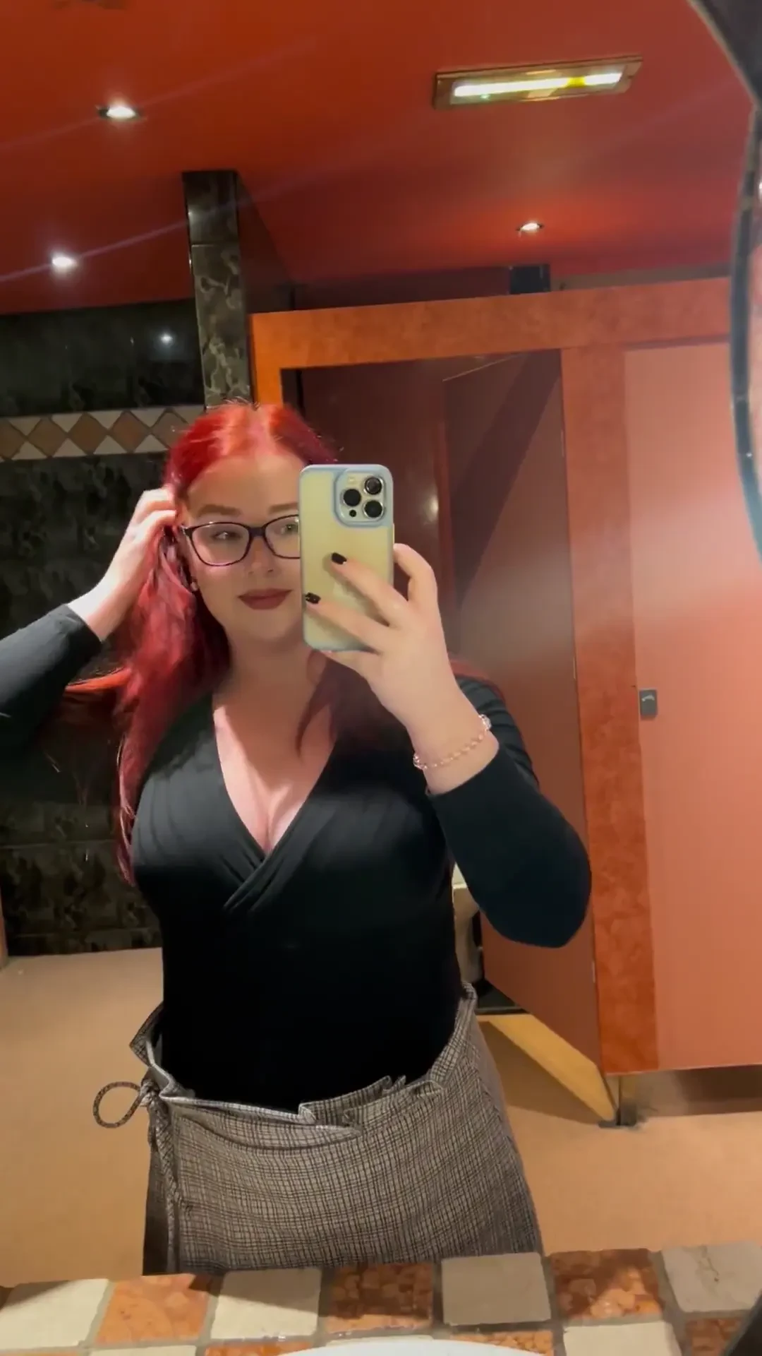 Shall i wear this for our date 