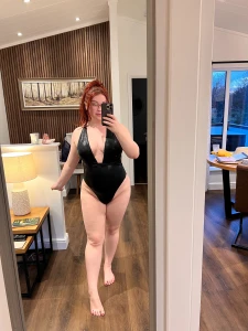 You like my swimsuit part 2