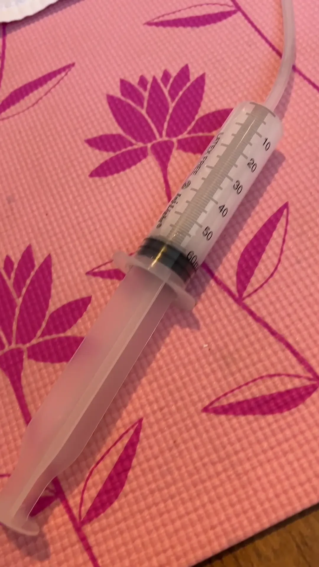Could you help me out and press that down for me babe hugedildo milf 