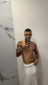 Mire como me toc esta verga la quiere tener en su boca me la deja