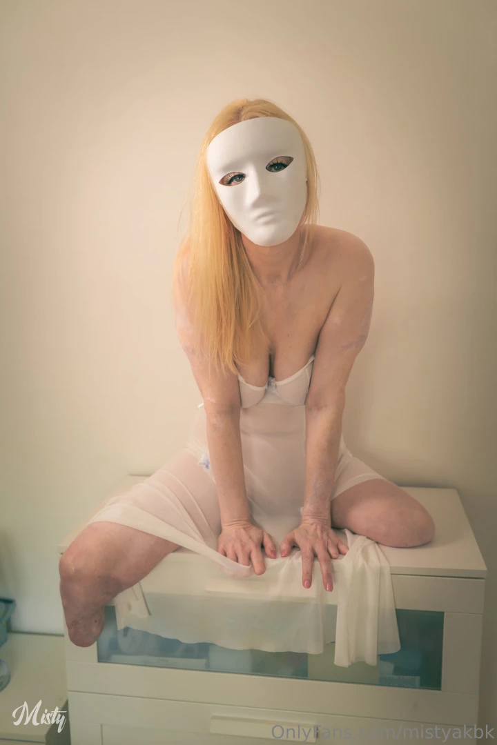 Happy friday everyone long weekend for me haha uncensored shots are 