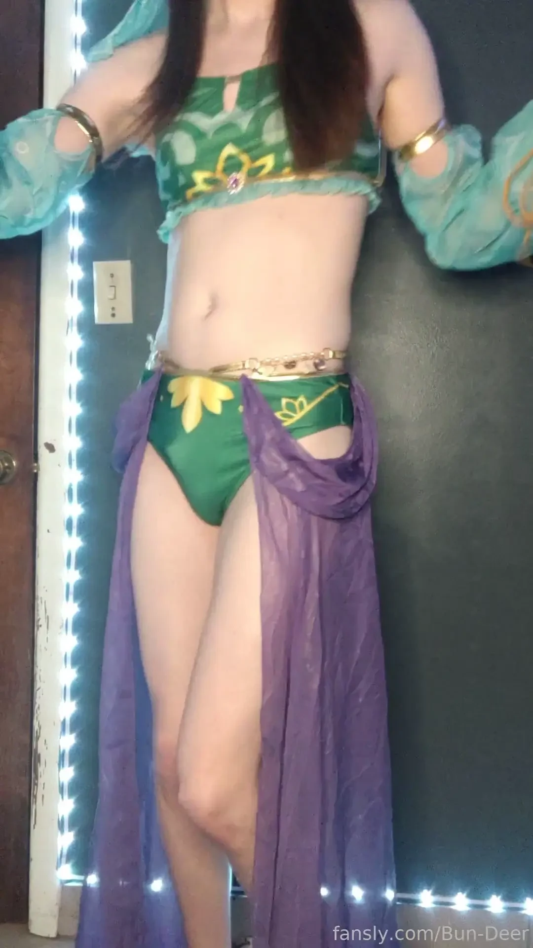 Me giving you a little dance but i d also like to make an announcement 