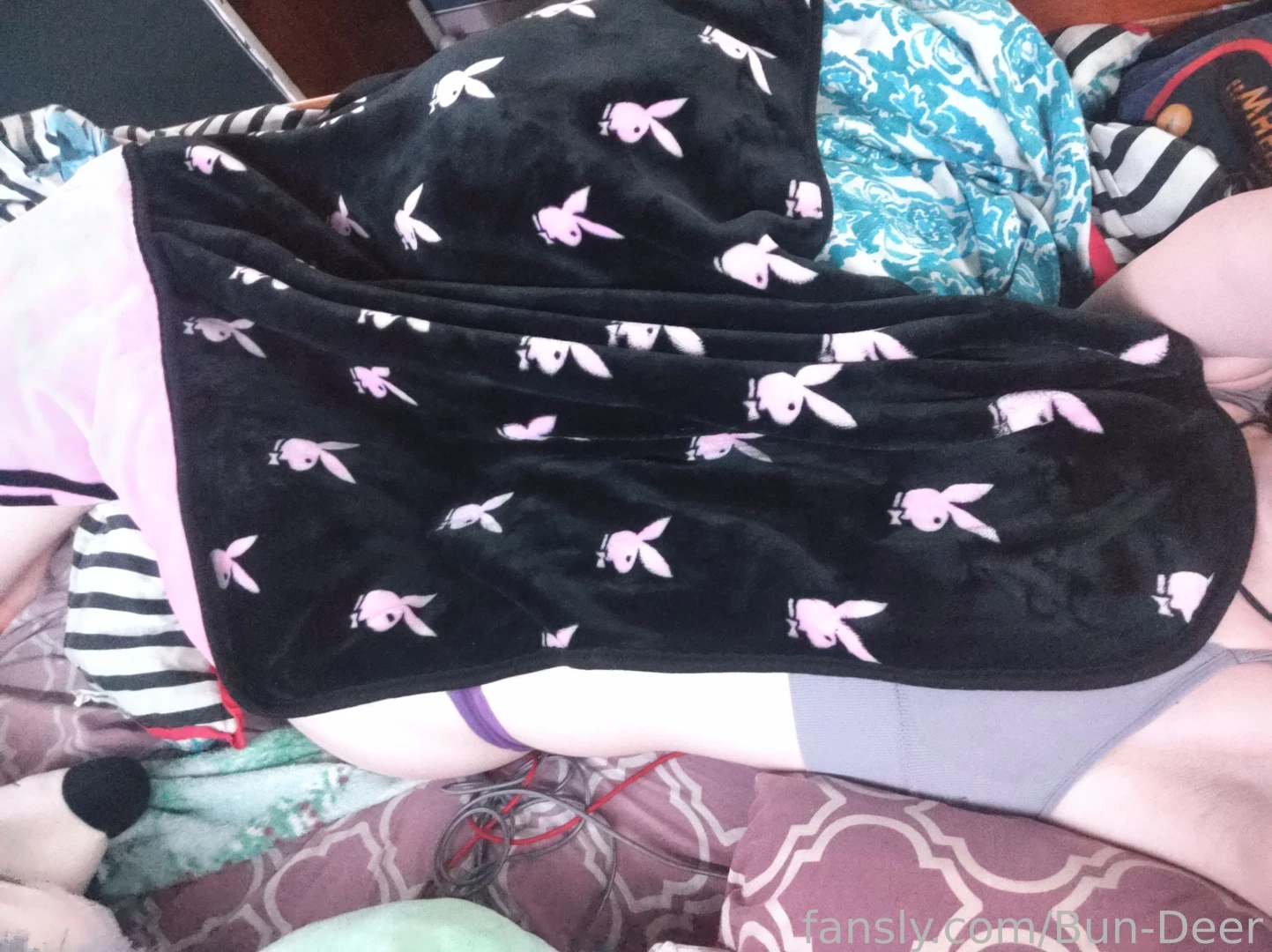 You guys like my blanket femboy tease 