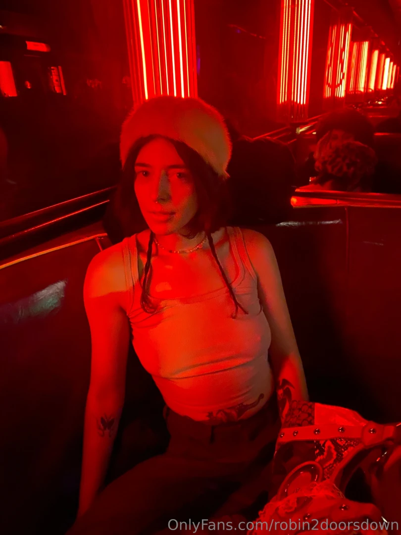 Would you come up to me at the bar 