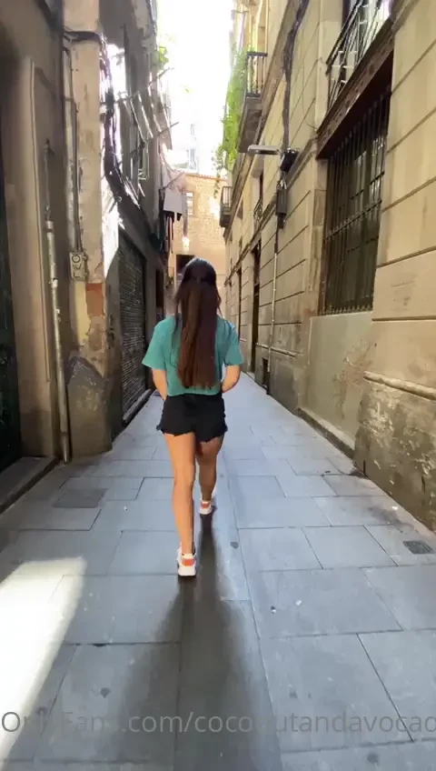 Tourists in barcelona be like 
