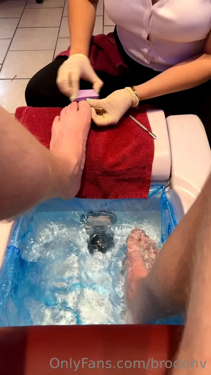 Shout out to my sugar daddy for getting me a pedicure 