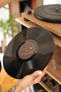 Hey my sexy bunch popped into a vinyl store and scored some queens of part 2