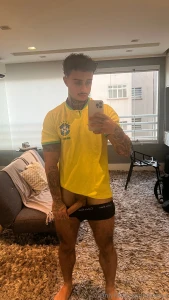 Ich bin in angekommen hier gibt es die geilsten frauen ich hoffe ihr