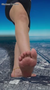 Debora s gigantic feet-10 min long 9 after an experiment my feet began