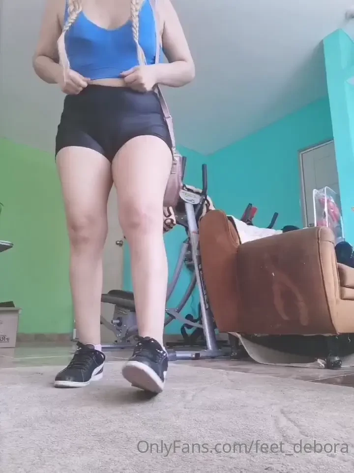 Tienes un fetiche de giganta pero gentil y a la vez eres fetichista de 