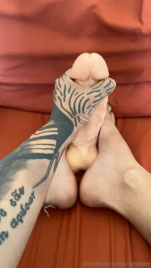 Meet my new friend wanna see more read me ksss