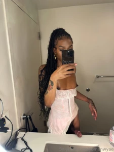 Pretty girl w a pretty piece