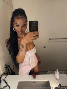 Pretty girl w a pretty piece part 1