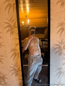 Didn t plan to take a mirror pic today but then i thought maybe you d