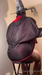 B happy halloweeekend what would you call this costume i love y all