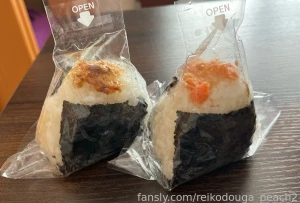 Me today walking in the underpass walking outside i bought a rice ball part 1