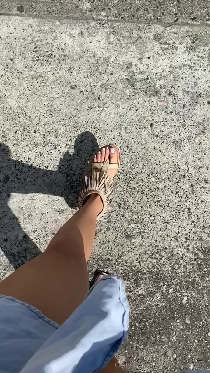 Premiering my blue pedicure estrenando mi pedicura azul 