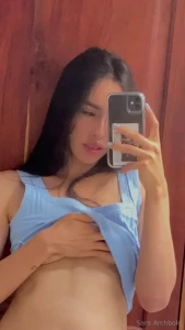 I invite you to my bathroom to lick me from the navel to the happy