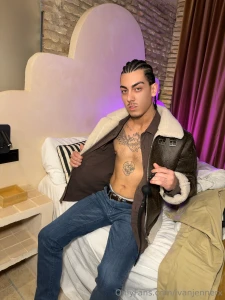 If you like this imagine what i m keeping just for my special ones