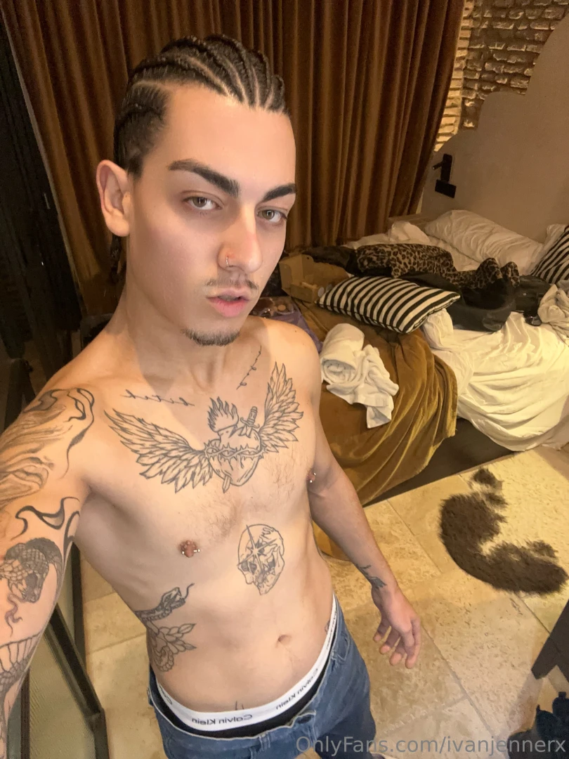 You exist to serve me to please me to spoil me and i love watching you 