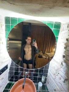 Your only job is to make me happy and i love expensive things