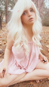 Watch me finger fuck myself outside until i squirt