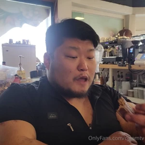 Eat protein bar