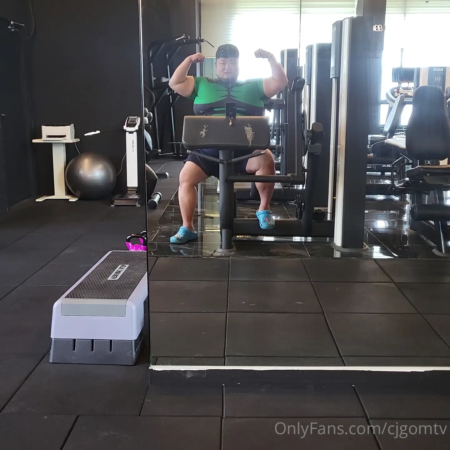 Hulk in gym 