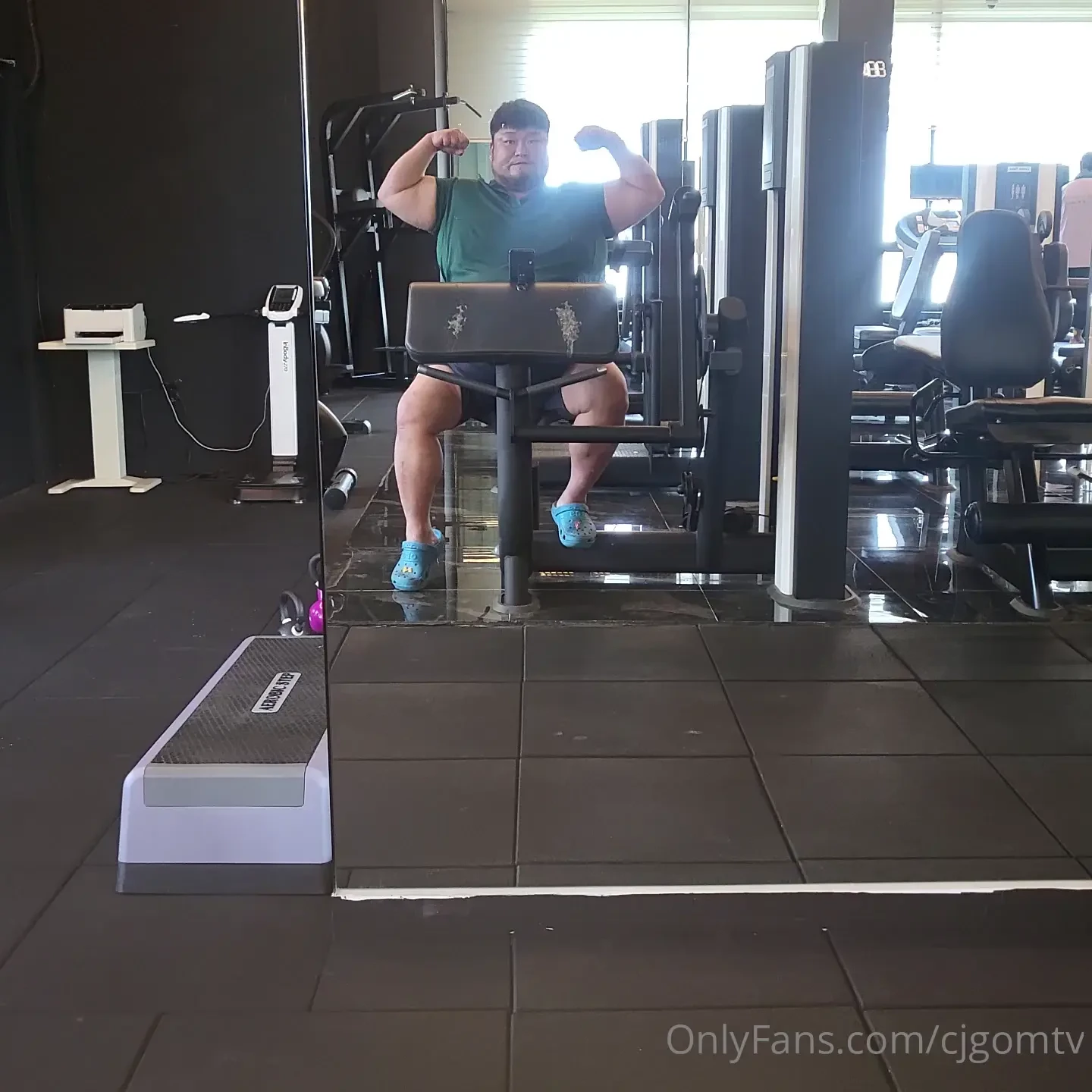 Sweaty gym bear 