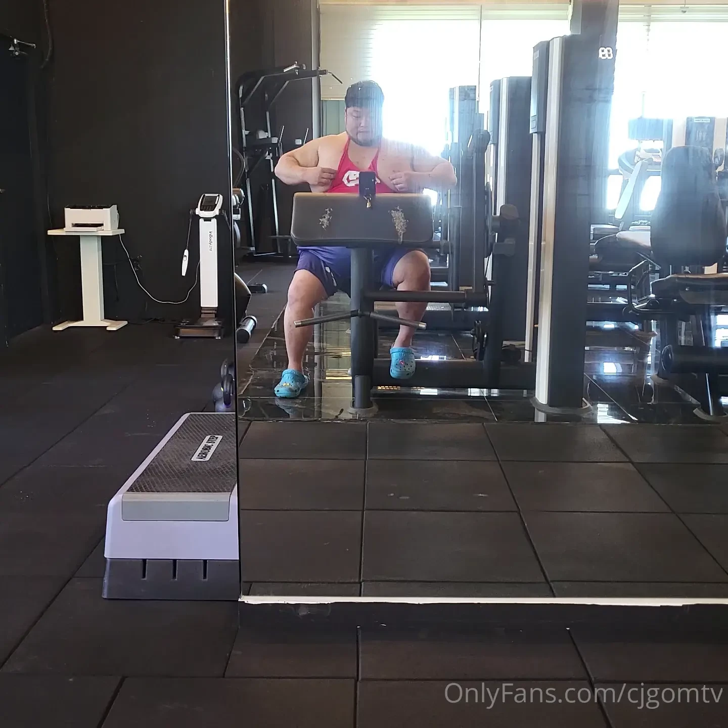 I dont know why but im getting thicker so fast my arm and chest fills 