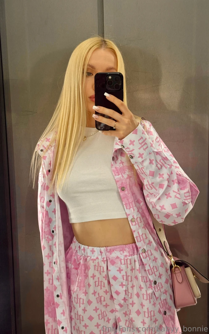 I m a total fashion lover a true clothing addict if i had unlimited 